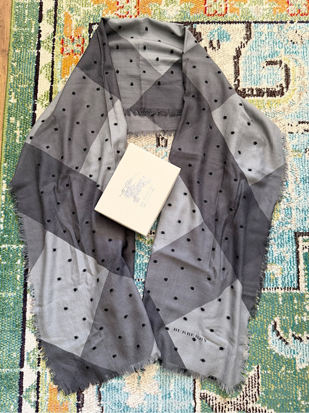 Burberry merino wool large shawl polka dot nova check gray acarf